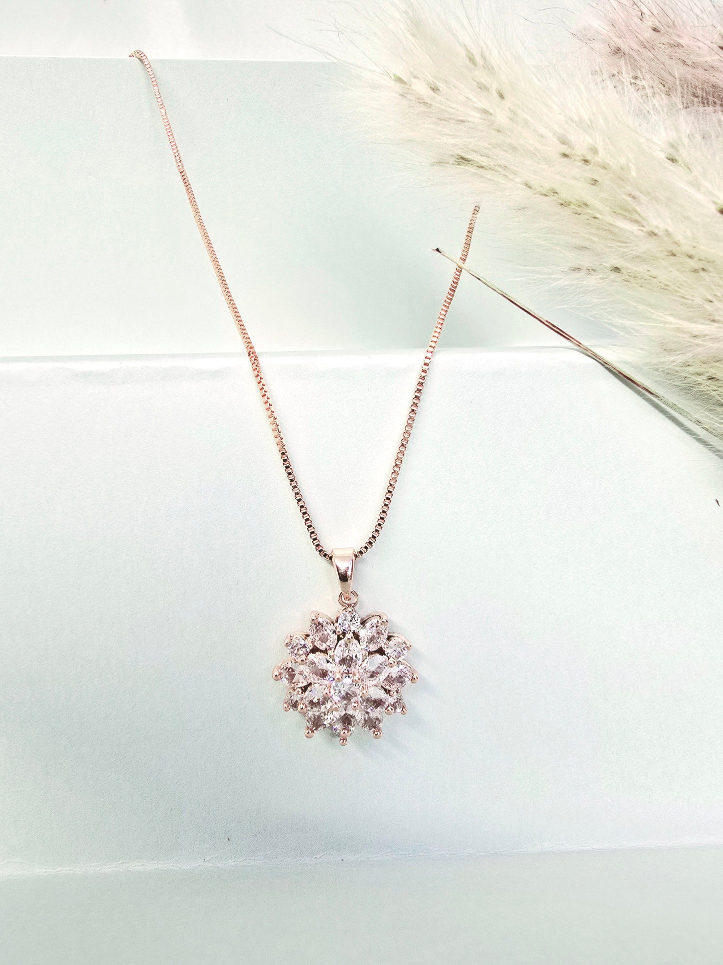 Gardenia Set – Earrings & Necklace in Rose Gold