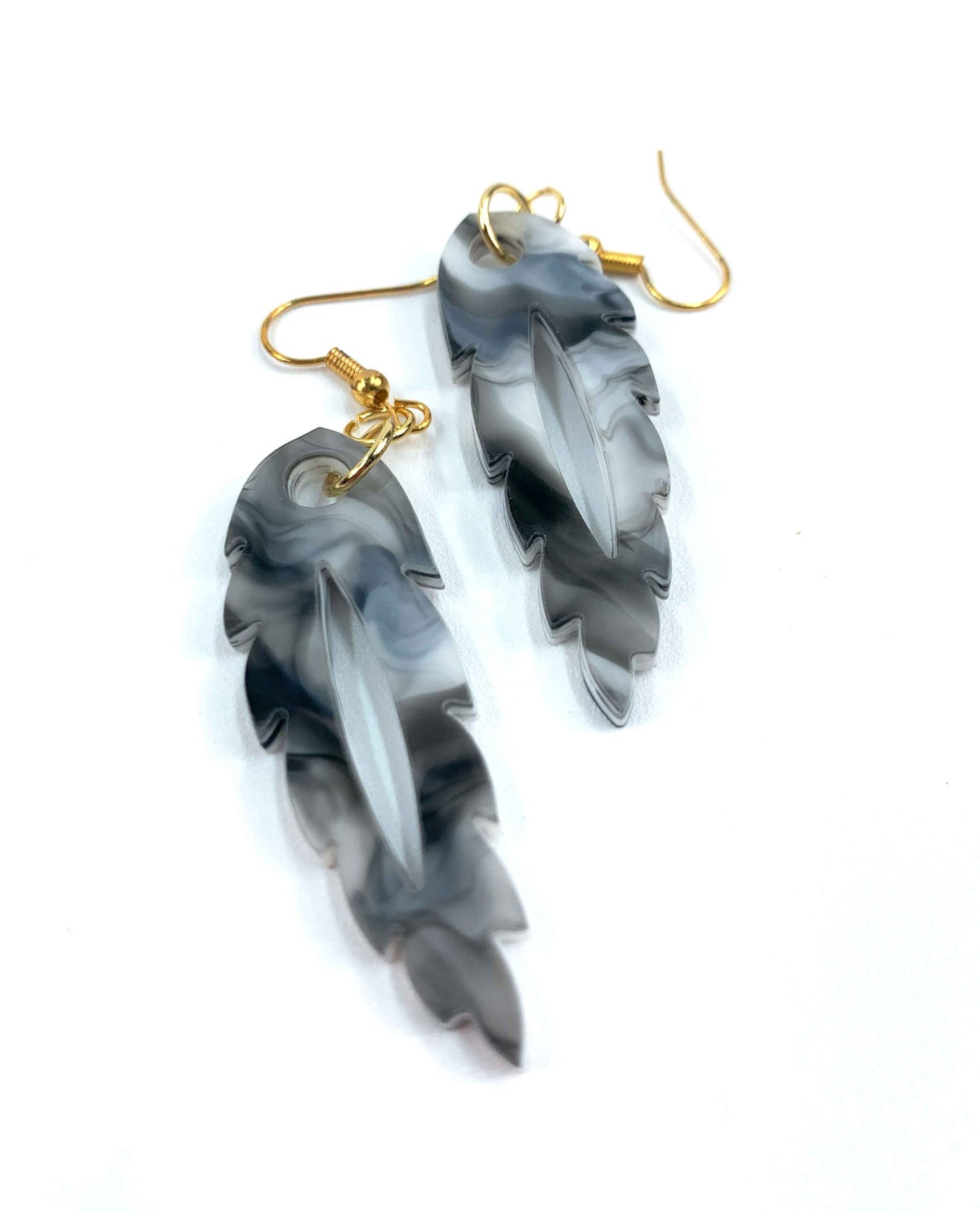 Pendientes hoja negro y blanco