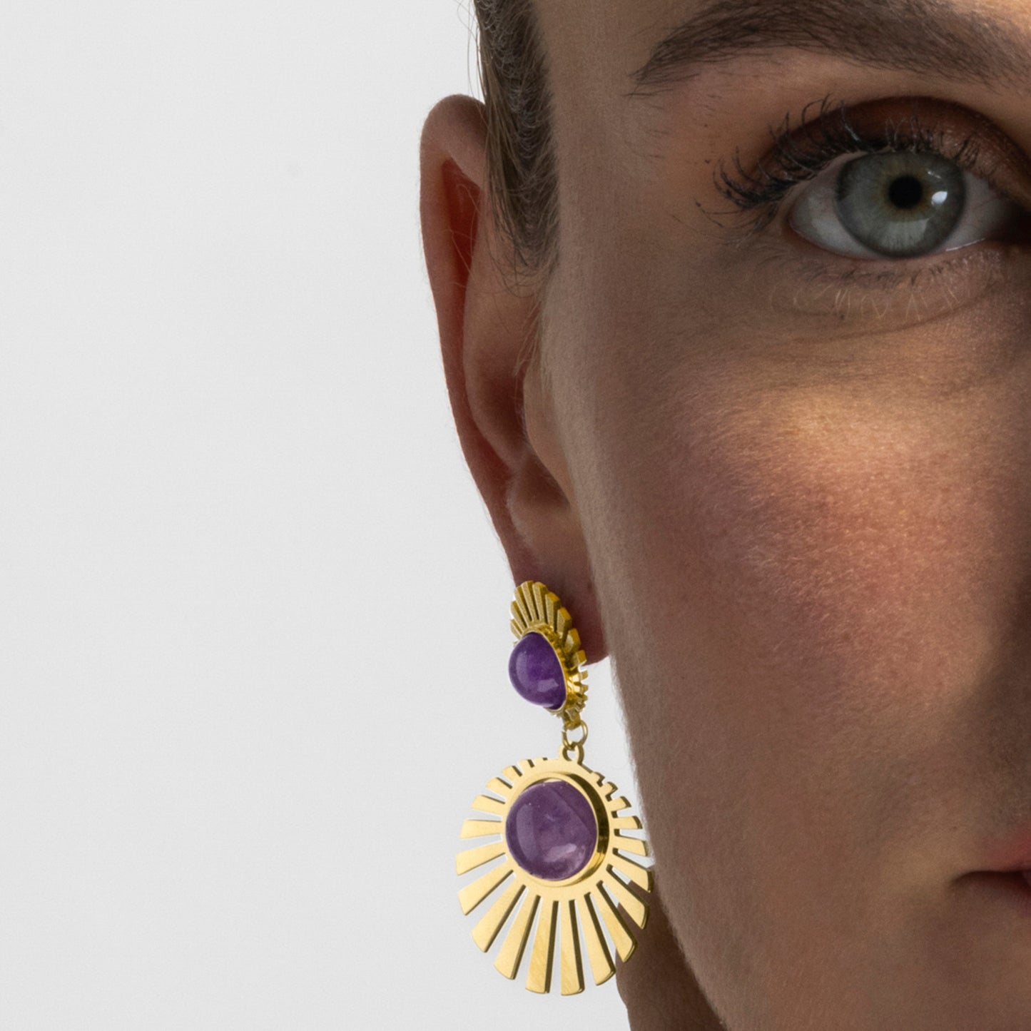 Pendientes con Cuarzo Hidrotermal Amatista acabado oro 18k - Zuxia