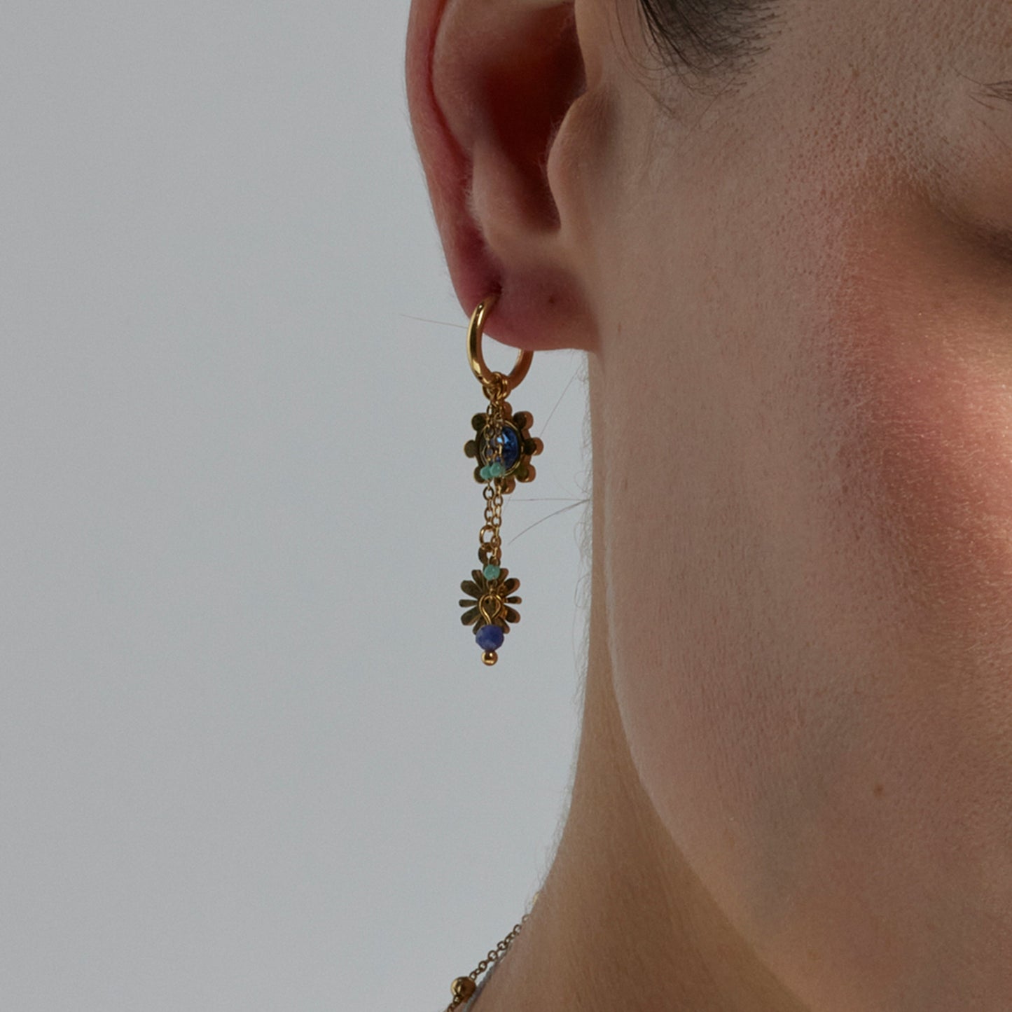 Pendientes con Cristal Azul Oscuro acabado oro 18k - Thase