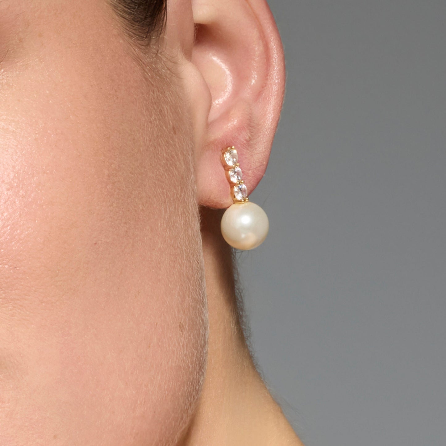 Pendientes acabado oro amarillo de 18k y Perla Blanca - Anu