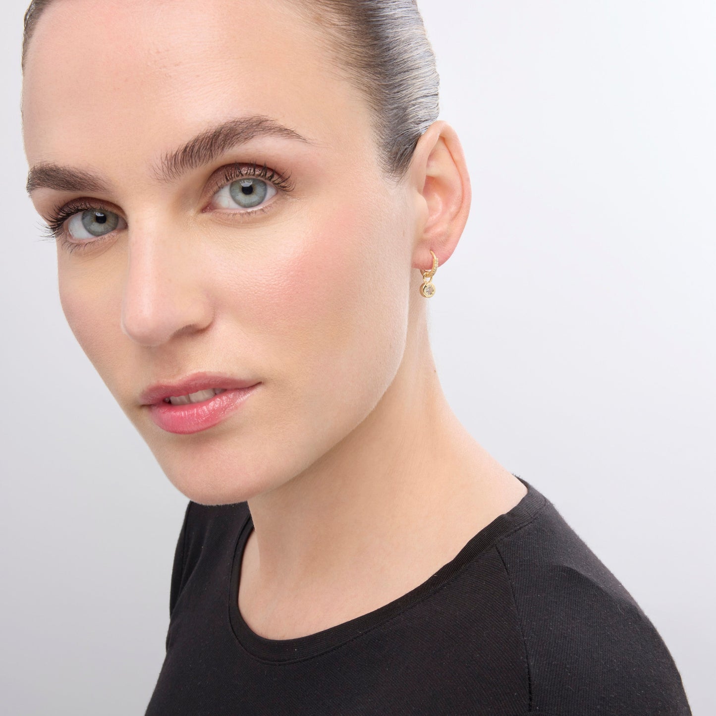 Pendientes acabado oro amarillo de 18k y Circonita Brillante - Yacoss