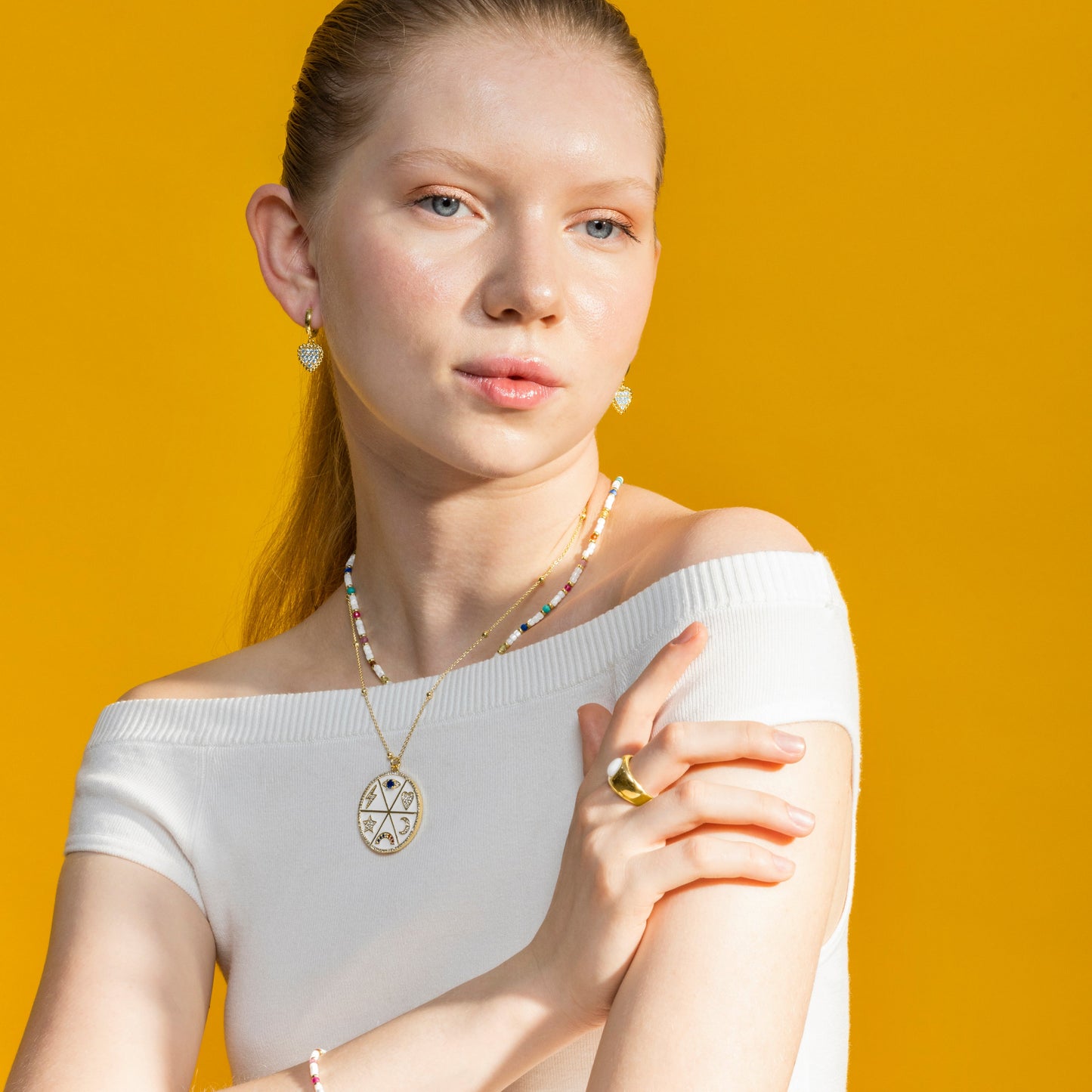 Anillo con Madreperla Blanca acabado oro 18k - Gaudark