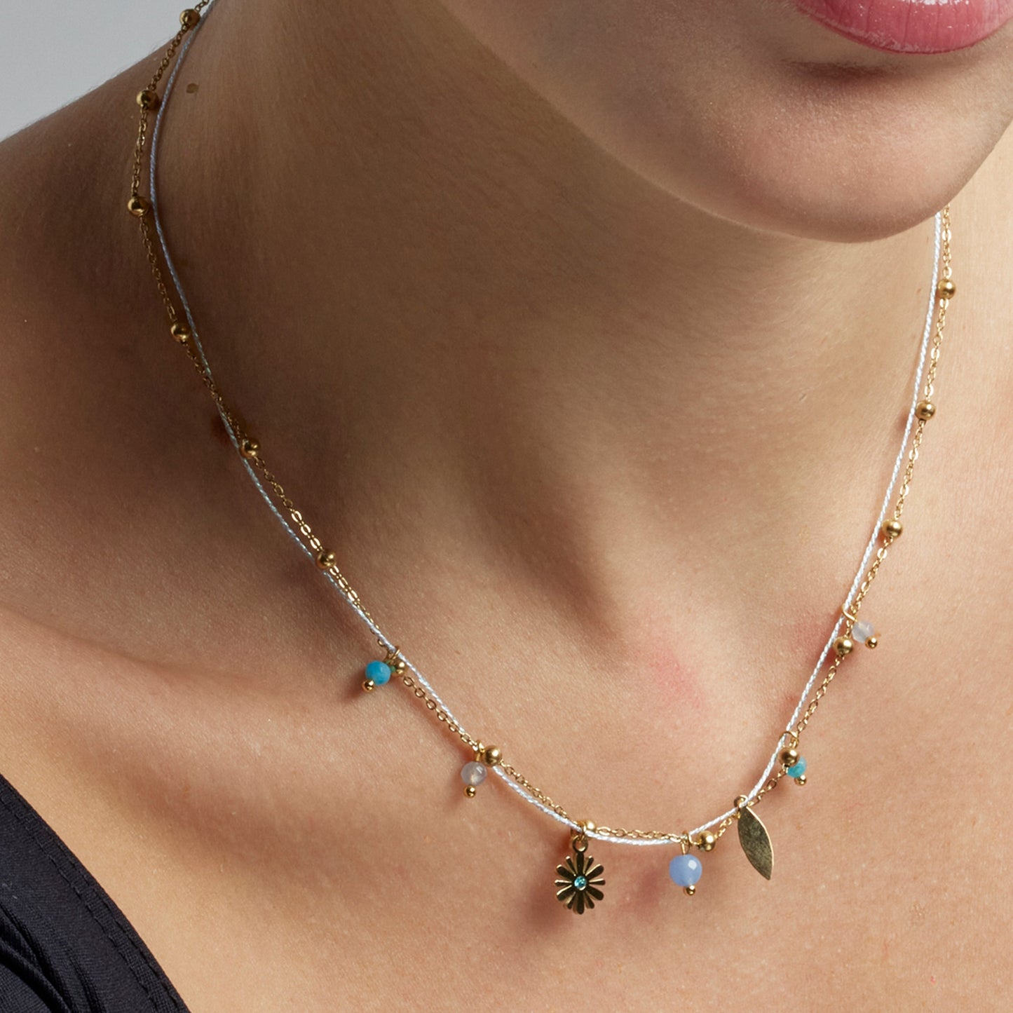 Collar con Cristal Azul acabado oro 18k - Thase