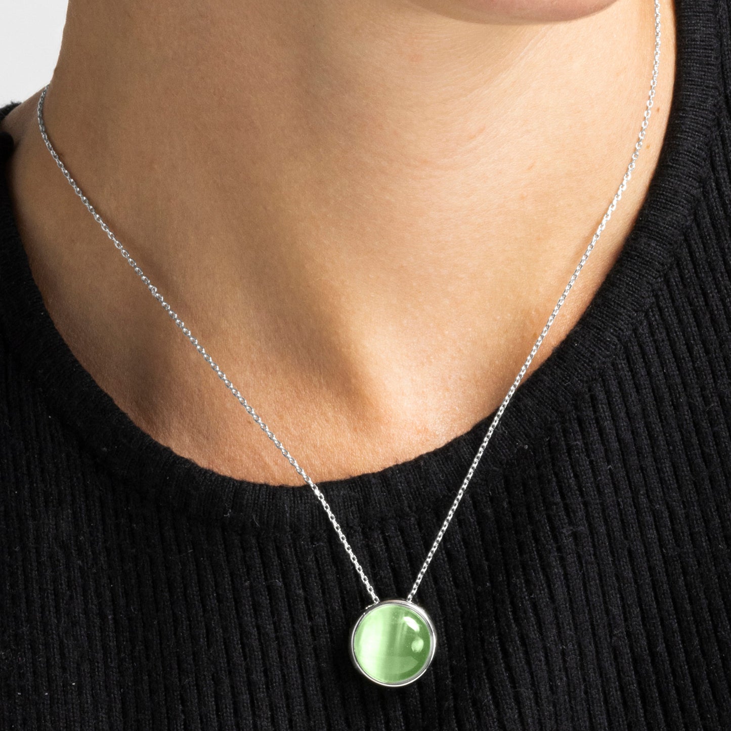 Collar con Ojo de Gato Verde acabado plata - Itna