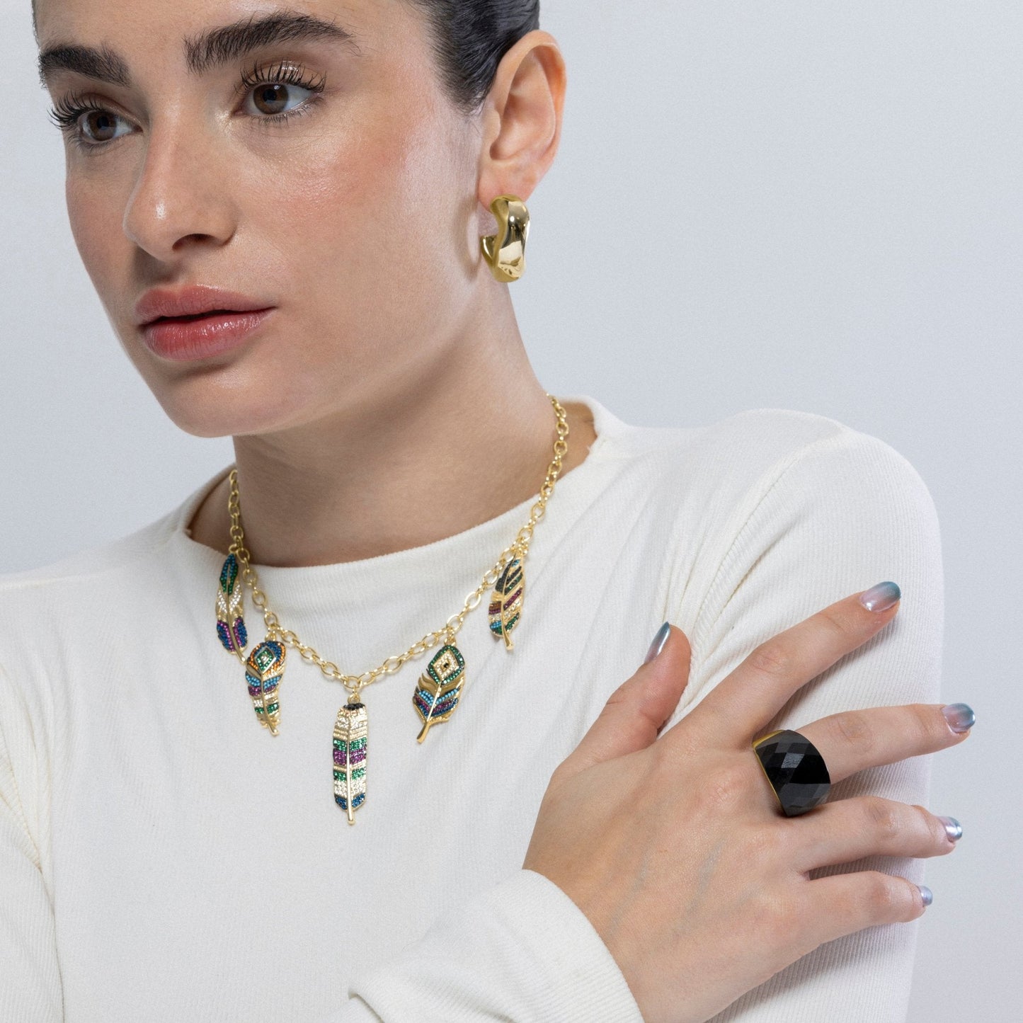 Anillo acabado en oro amarillo 18k