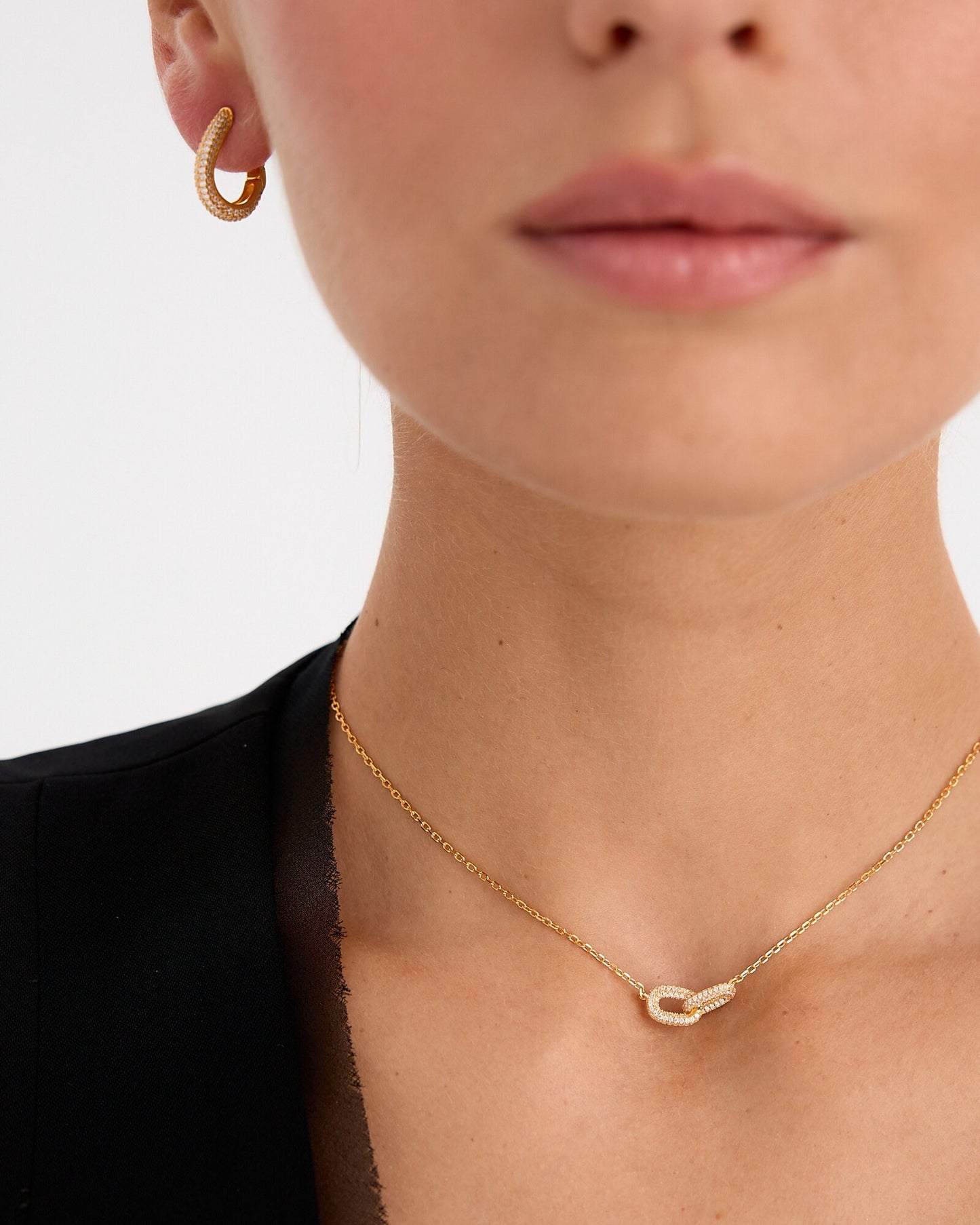 COLLAR SOIREE