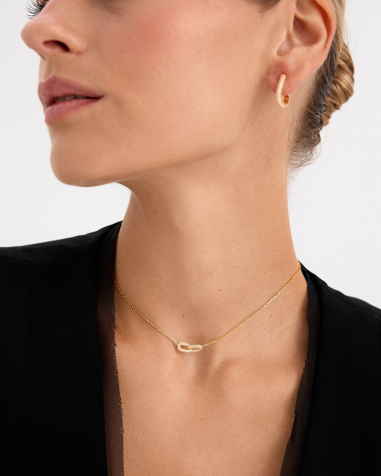COLLAR SOIREE