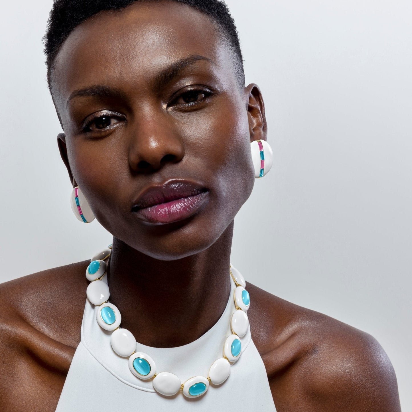 Pendientes acabados en oro amarillo 18K