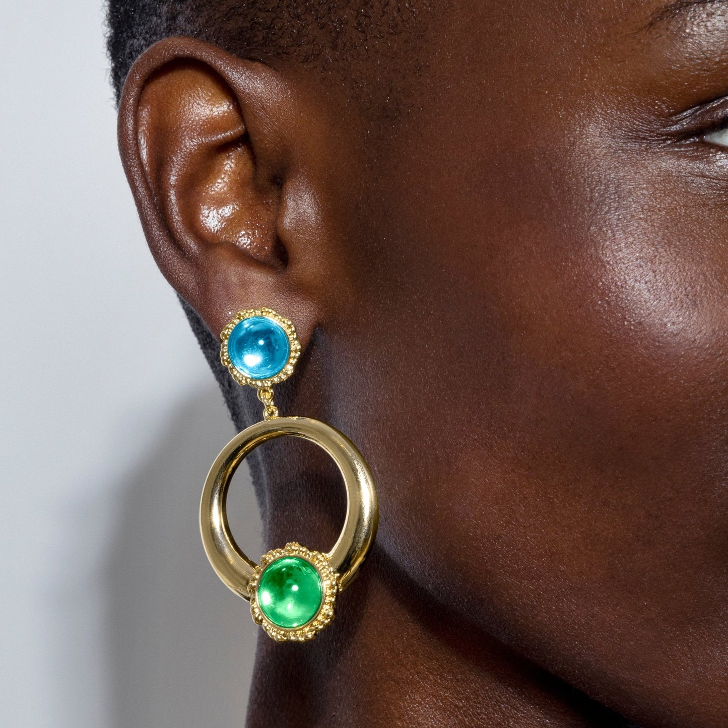 Pendientes acabados en oro amarillo 18K