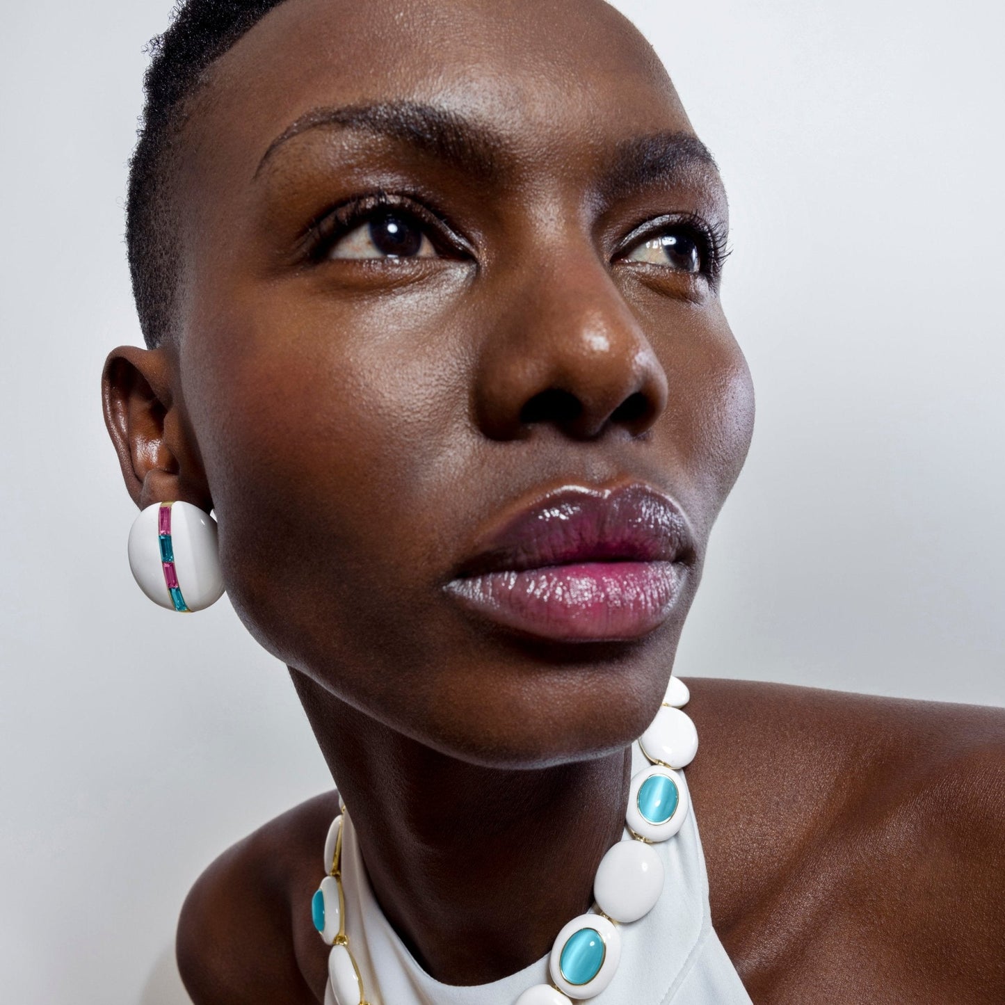 Pendientes acabados en oro amarillo 18K