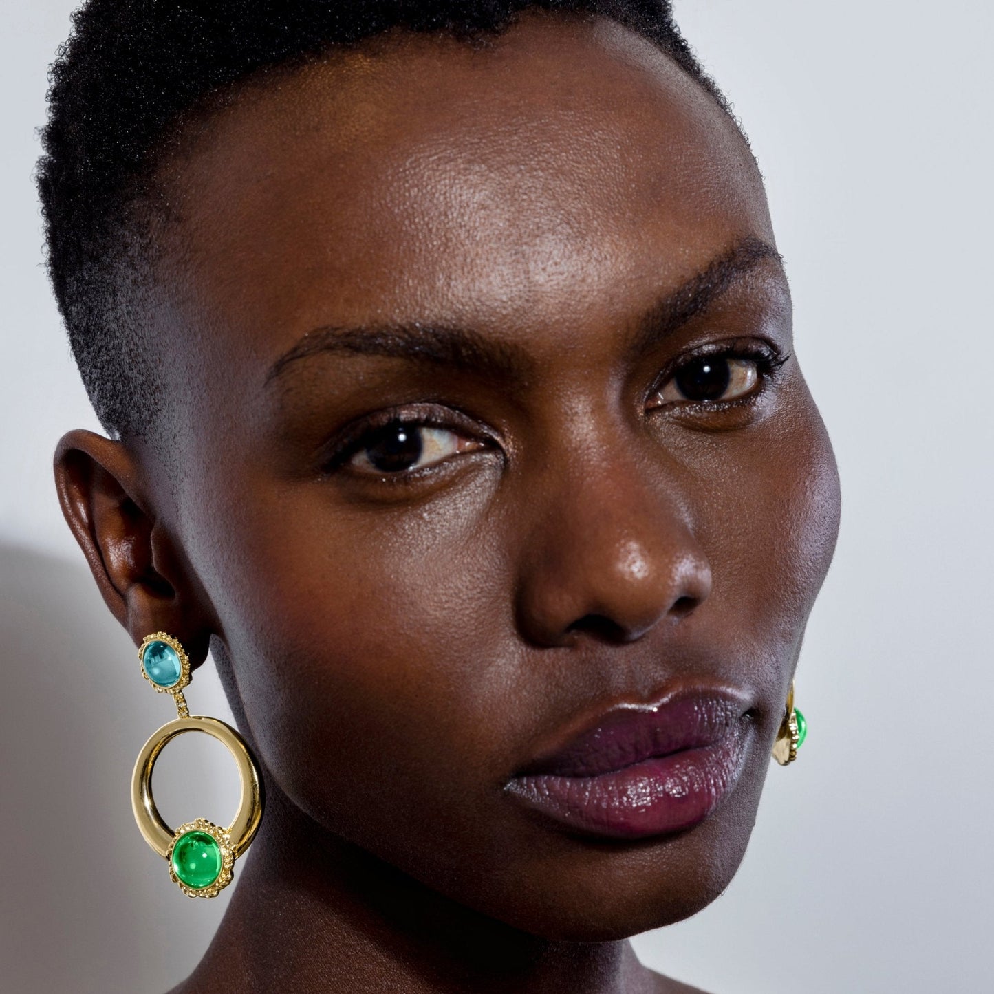 Pendientes acabados en oro amarillo 18K