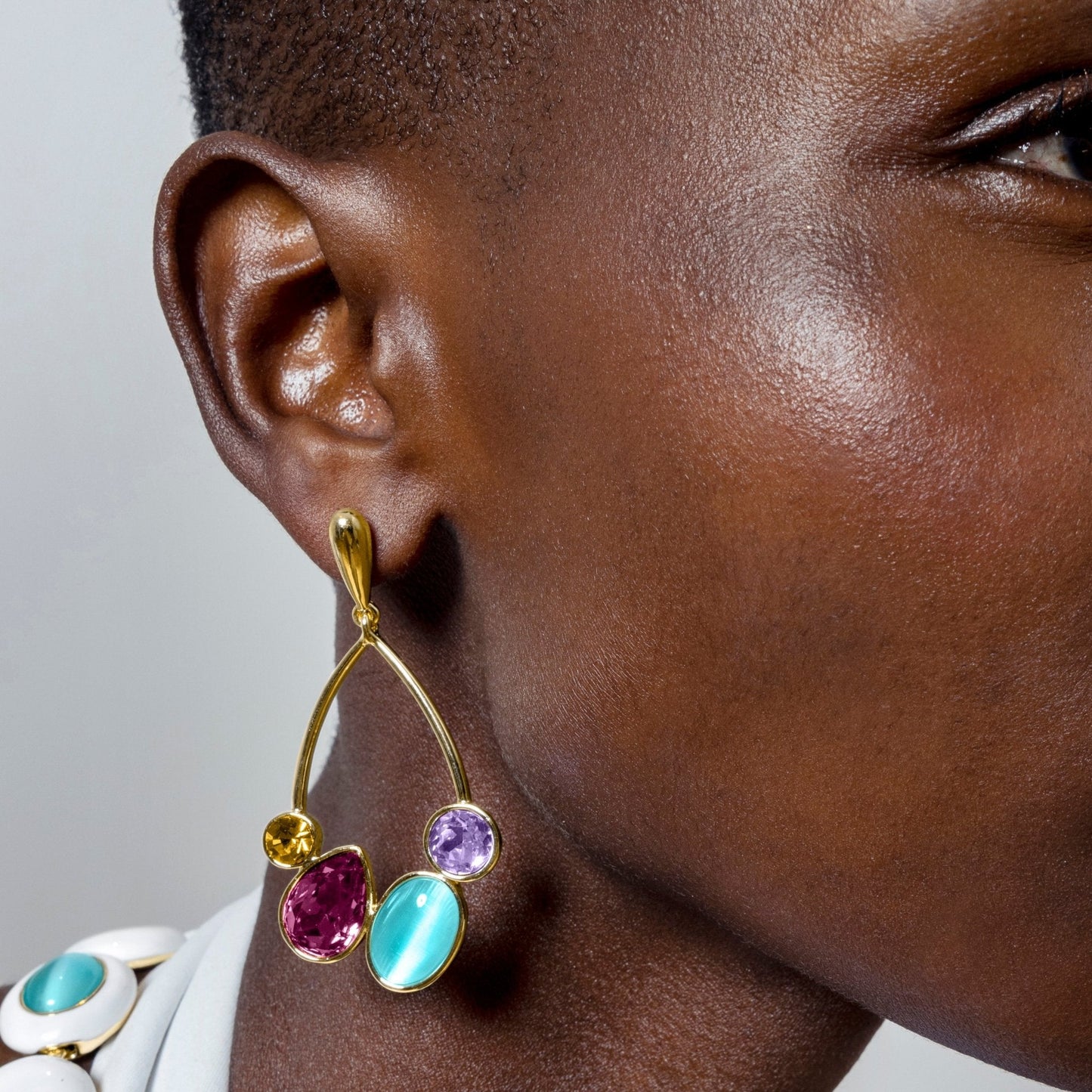 Pendientes acabados en oro amarillo 18K