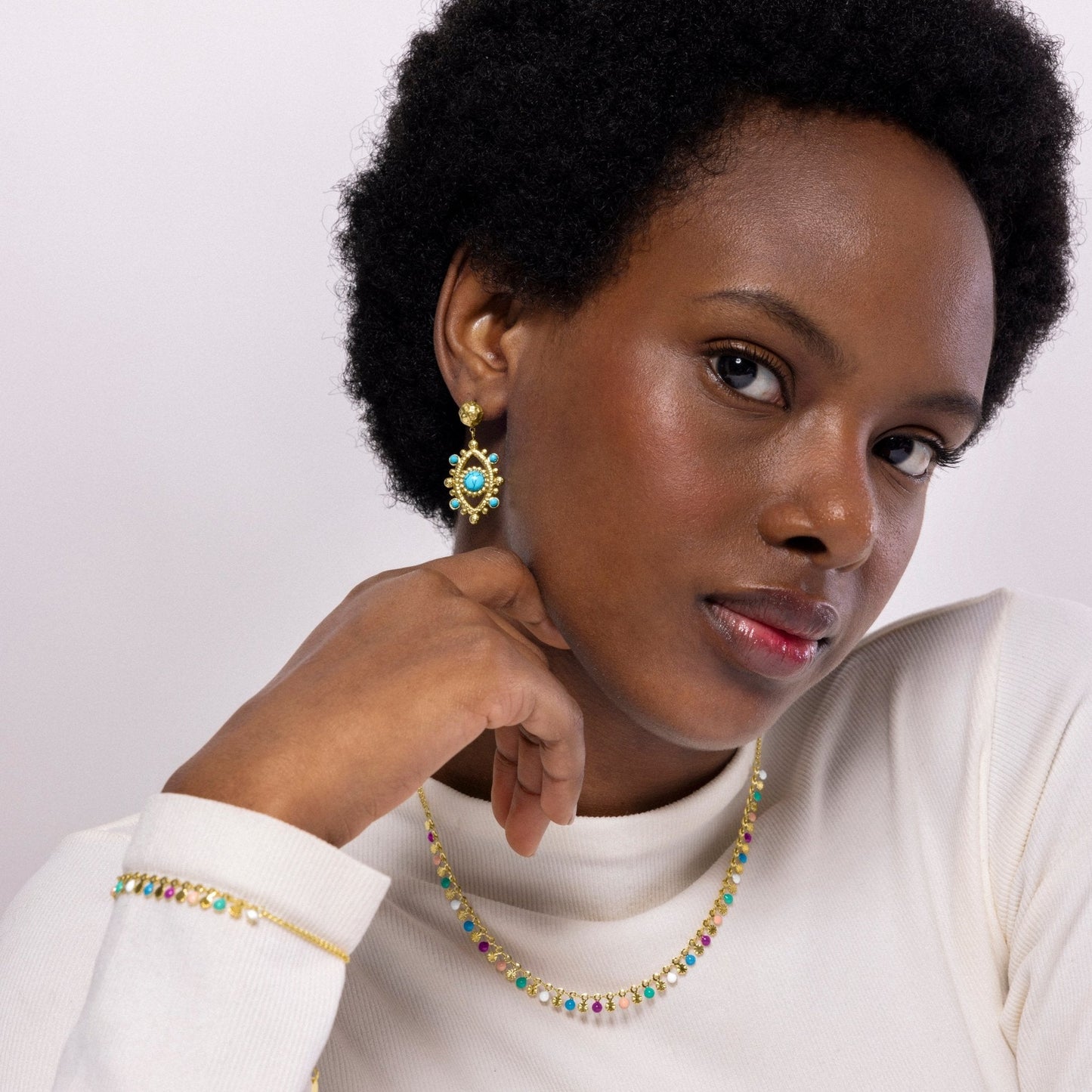 Pendientes acabados en oro amarillo 18k