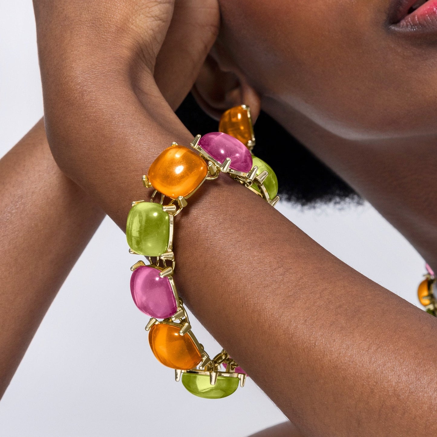 Pulsera Tosab acabada en oro amarillo 18k