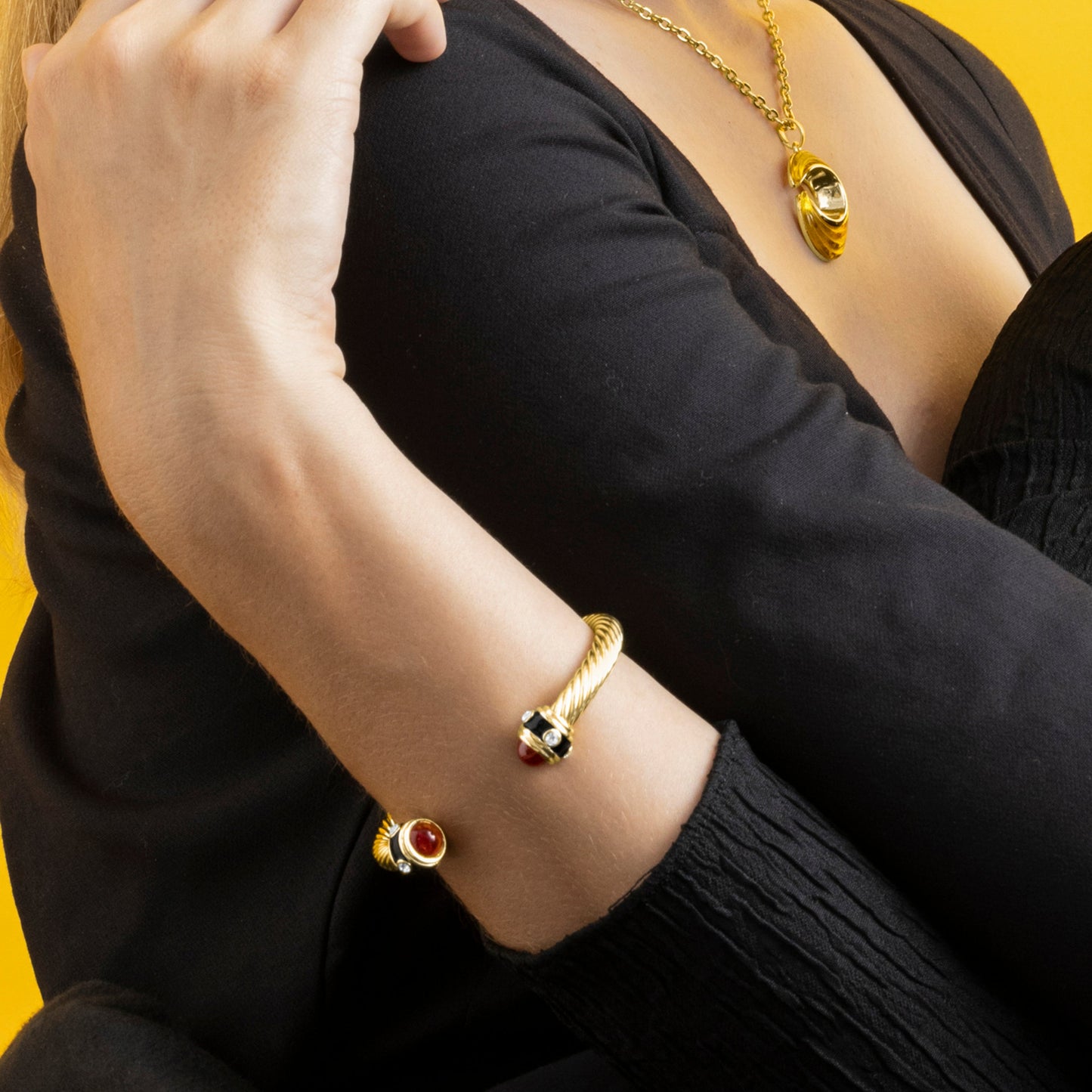 Pulsera con Resina Ambar acabado oro 18k - Overnya