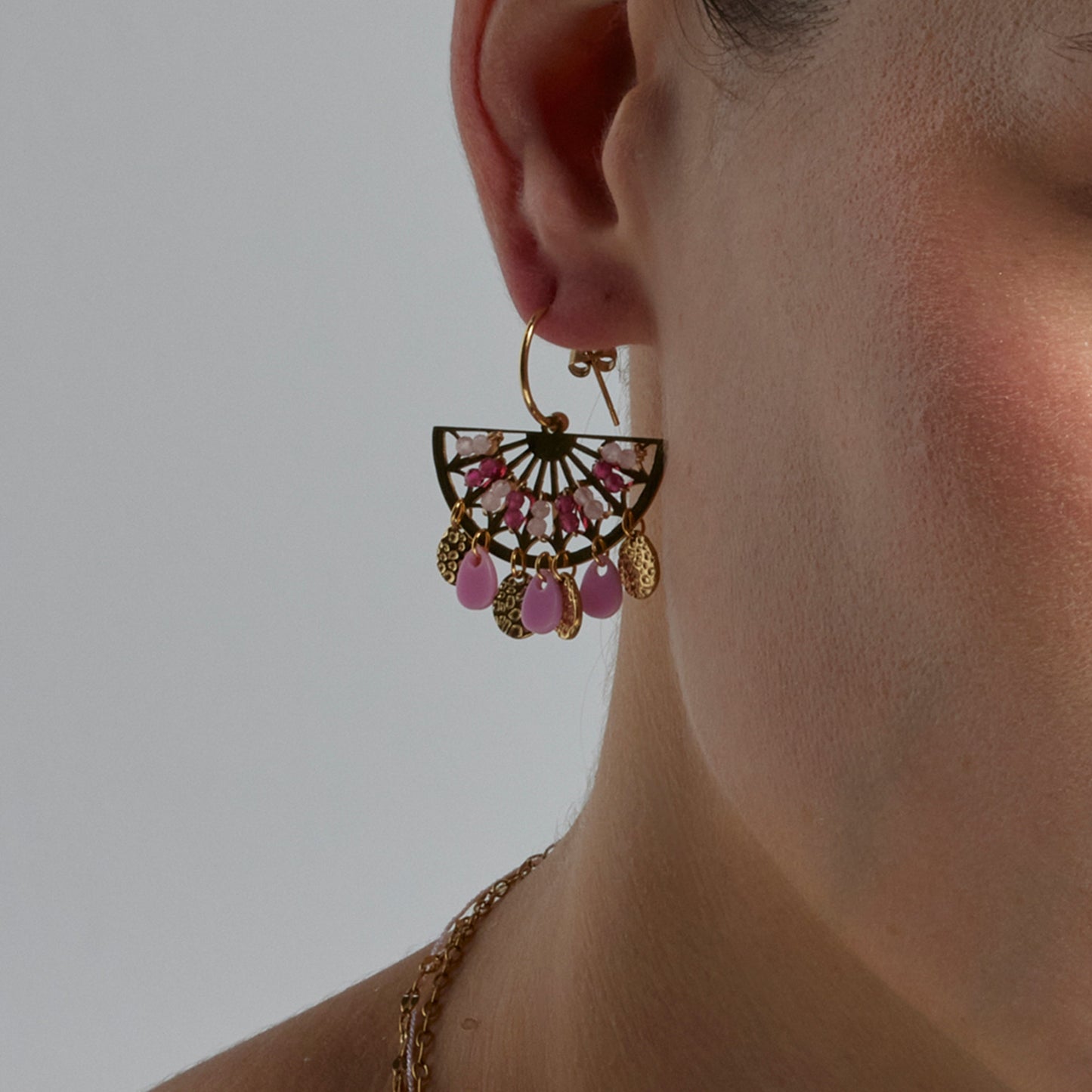 Pendientes con Cristal Rosa acabado oro 18k - Omlia