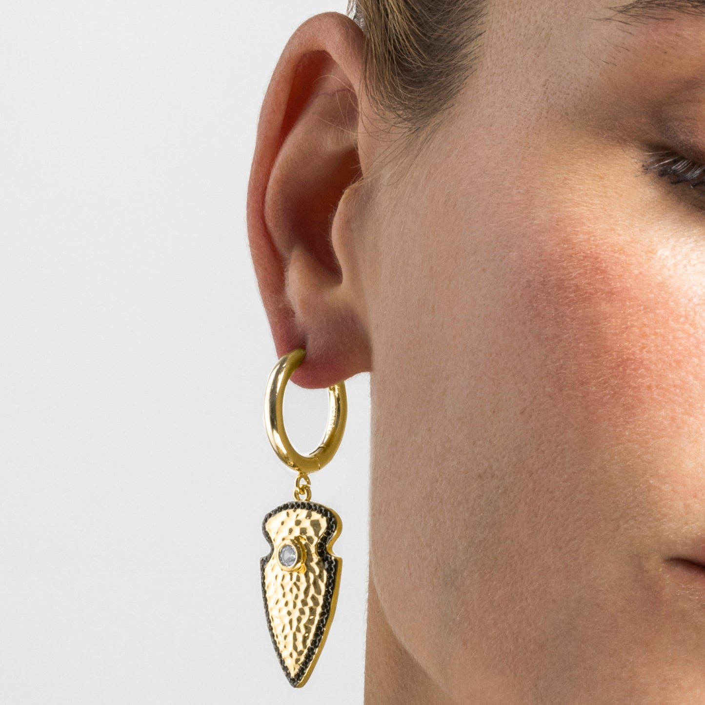 Pendientes con Circonita Brillante acabado oro 18k - Otla