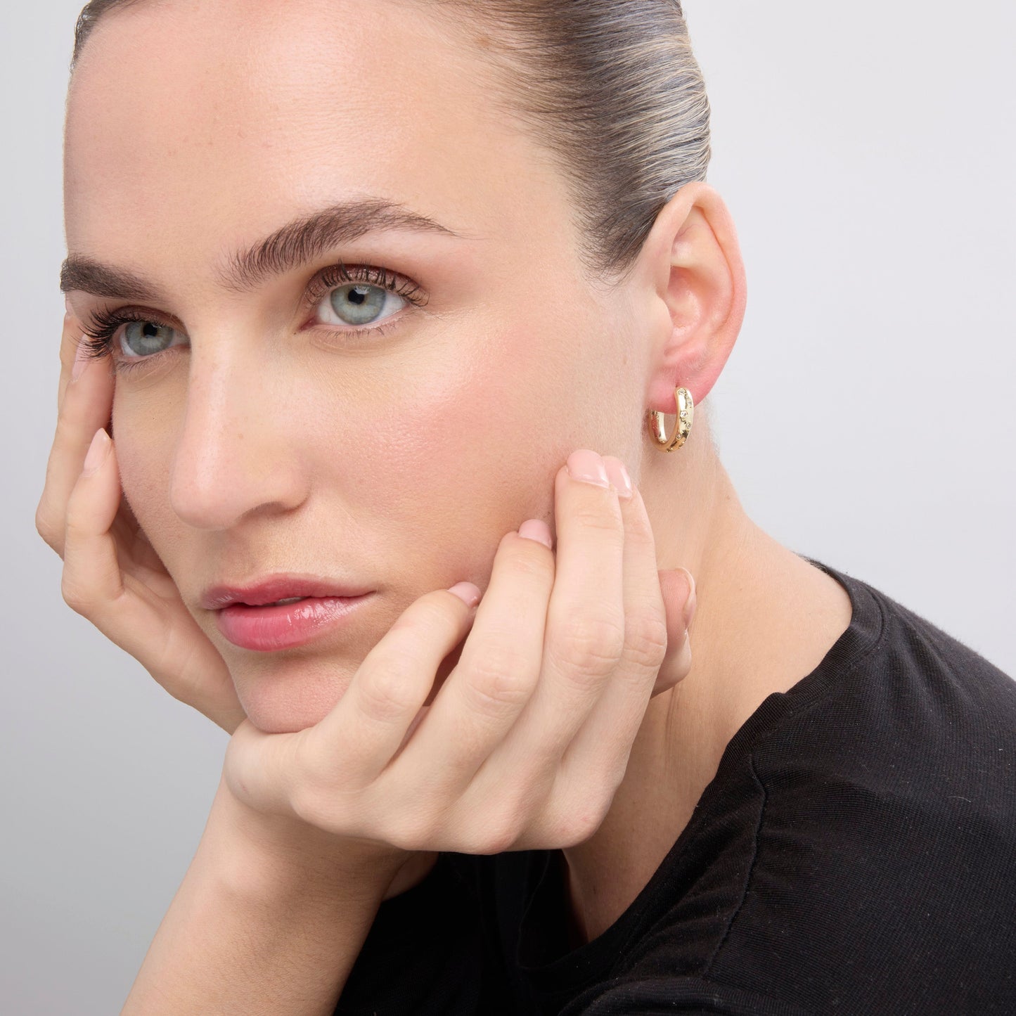 Pendientes acabado oro amarillo de 18k y Circonita Brillante - Yase