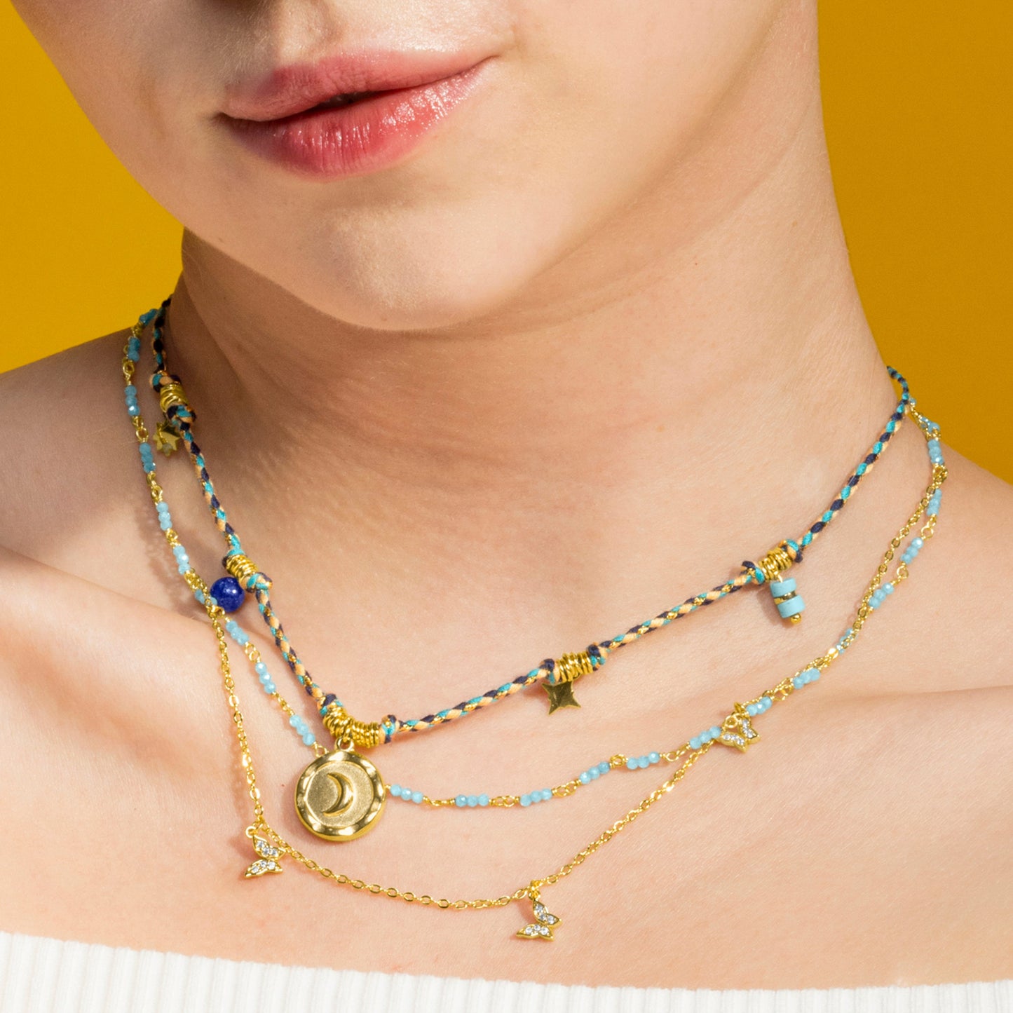 Collar con Cristal Azul Oscuro acabado oro 18k - Liskel