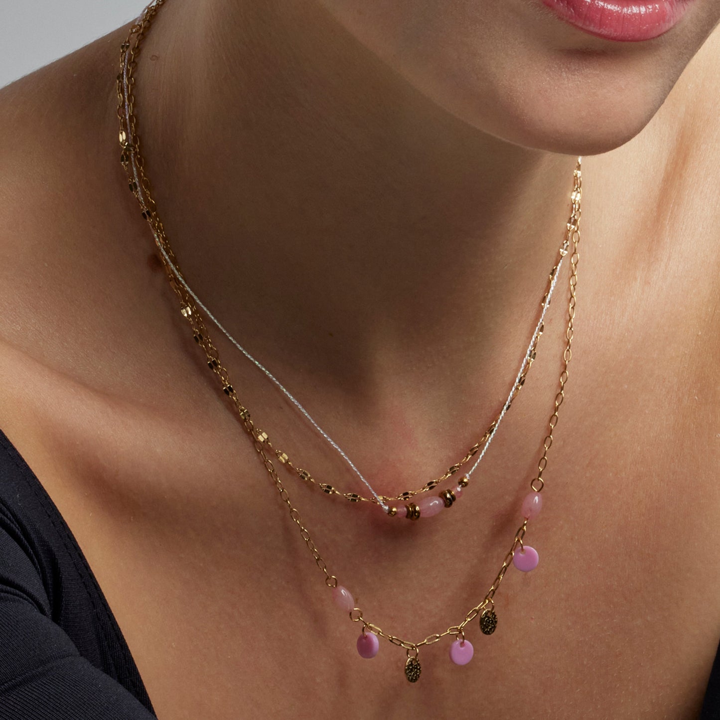 Collar con Cuarzo Rosa acabado oro 18k - Omlia