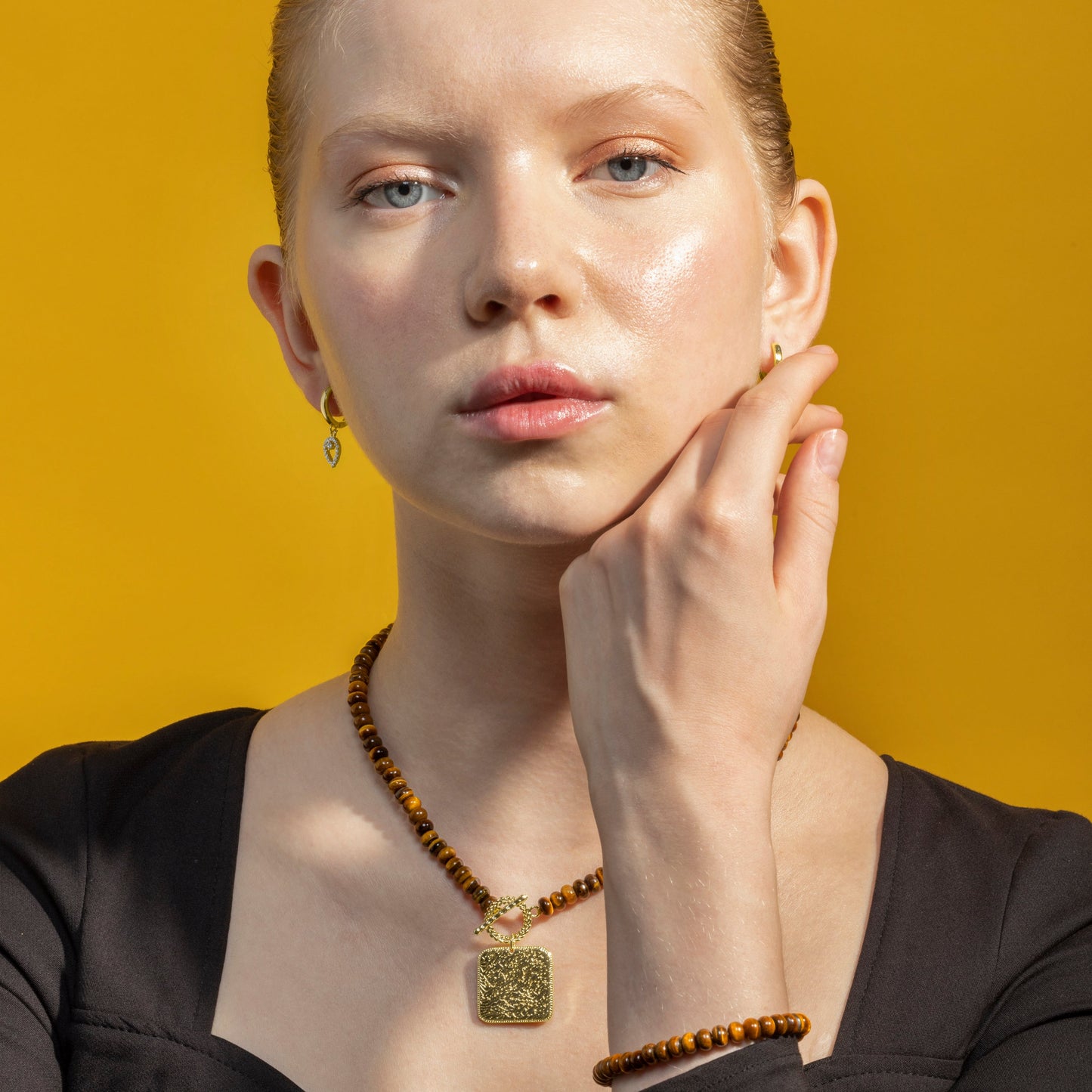 Collar con Ojo de Tigre acabado oro 18k - Lessy