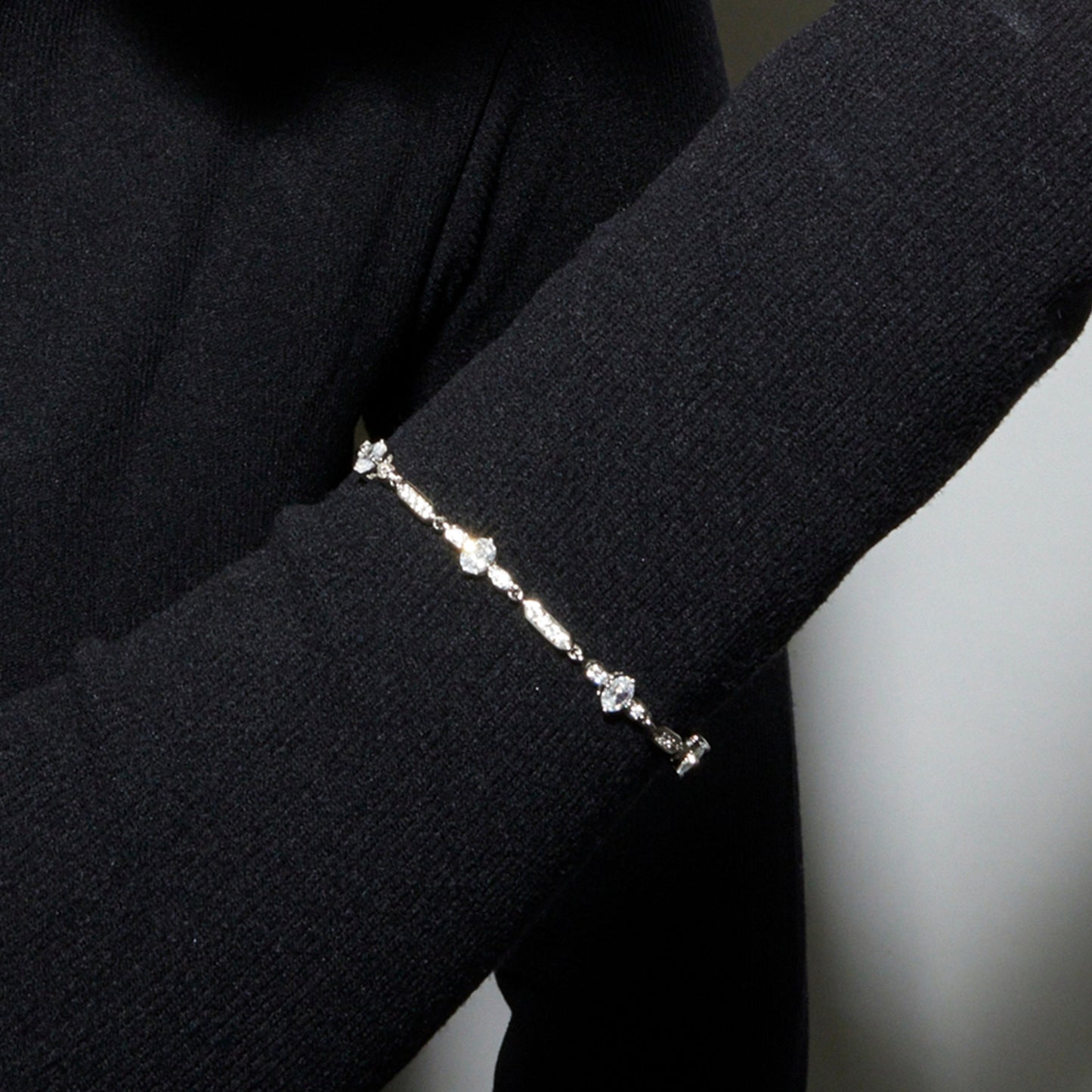 Pulsera con Circonita Brillante acabado plata - Sanu