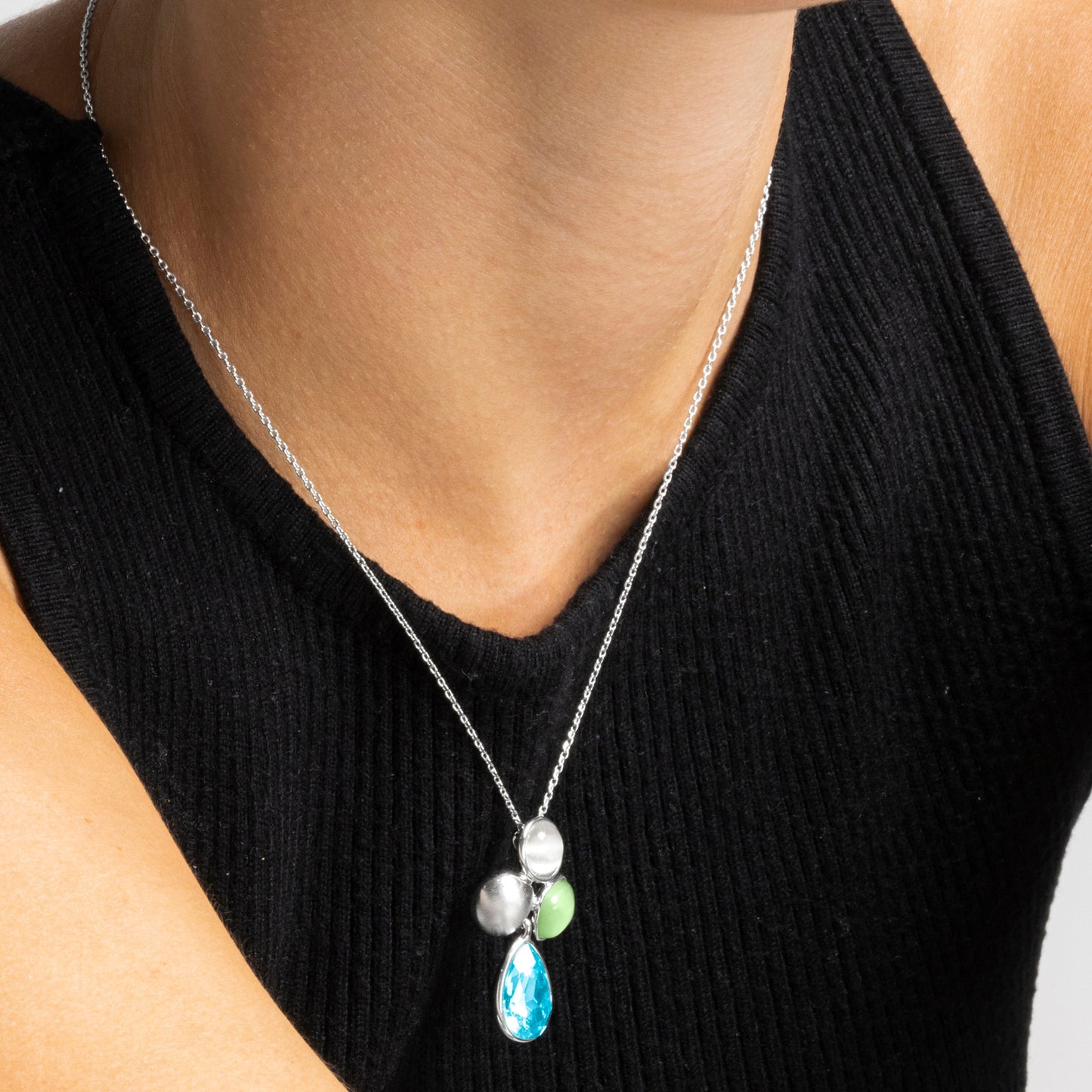 Collar con Cristal Azul acabado plata - Vargae