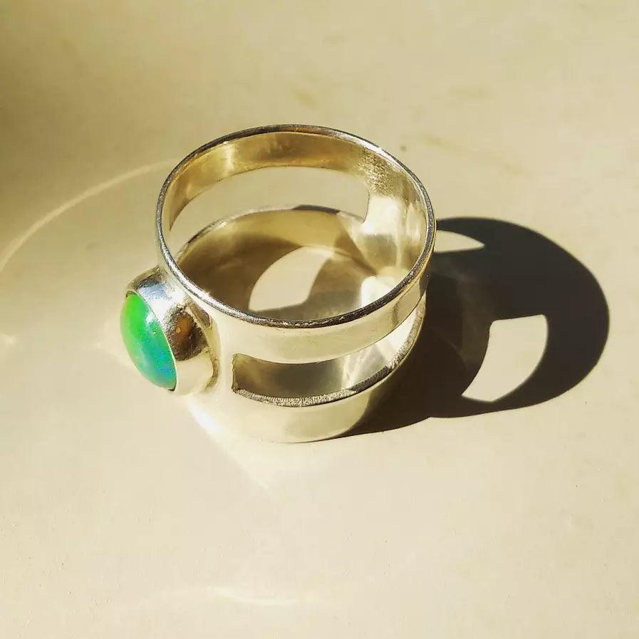 Anillo Ancho Egipcio con Ópalo