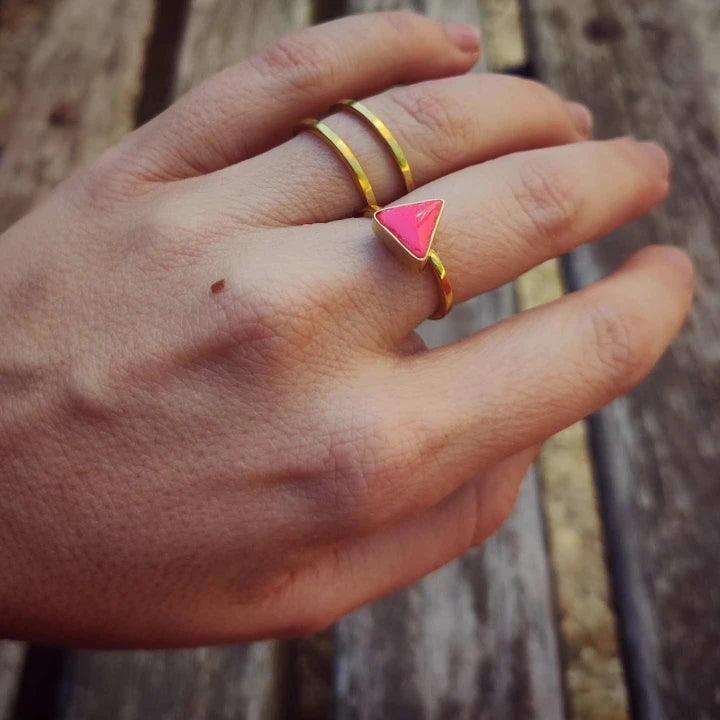 Anillo Triángulo Fosforescente