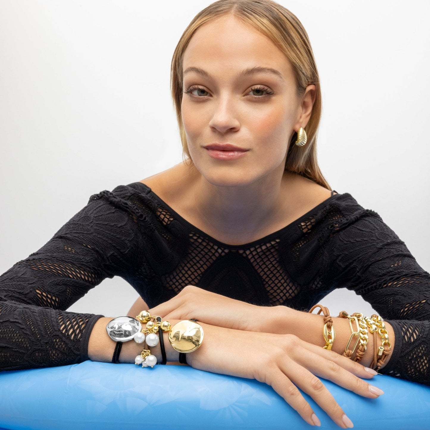 Coletero acabado en oro 18k