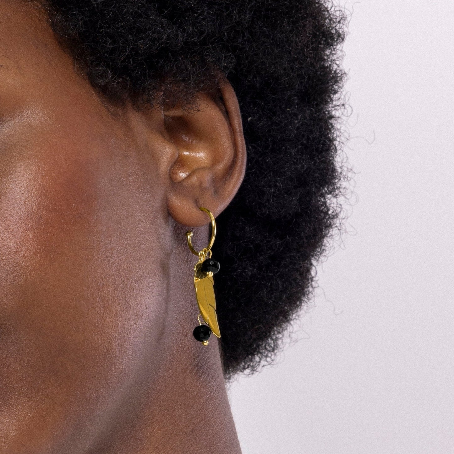 Pendientes acabados en oro amarillo 18k