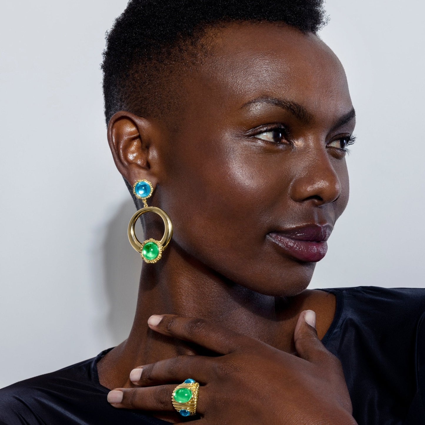 Pendientes acabados en oro amarillo 18K