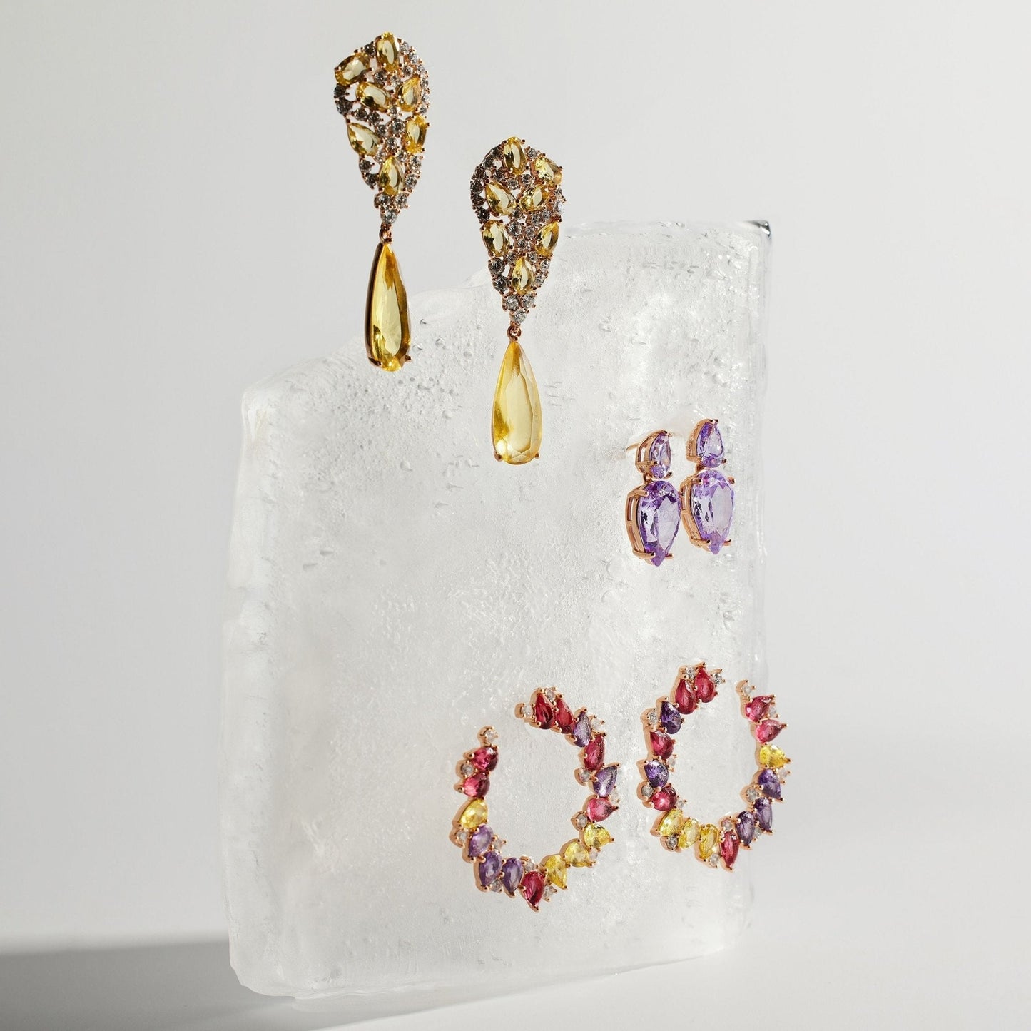 Pendientes acabados en oro amarillo de 18K