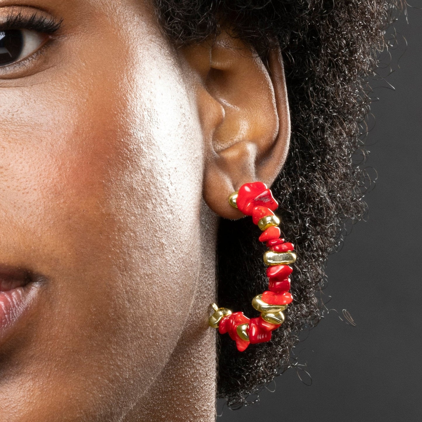 Pendientes acabados en oro amarillo de 18k